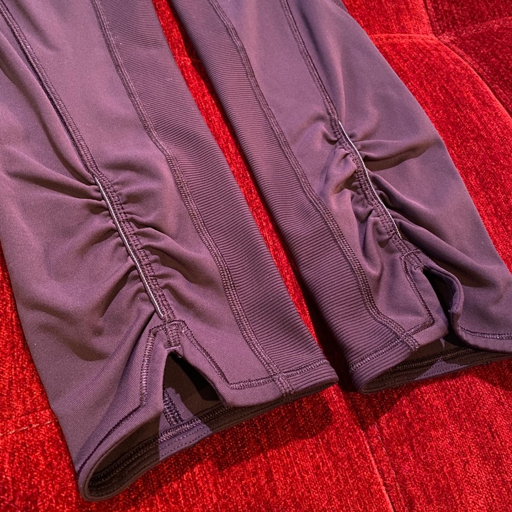 LULULEMON 23” CROP LEGGINGS - Picture 9 of 9